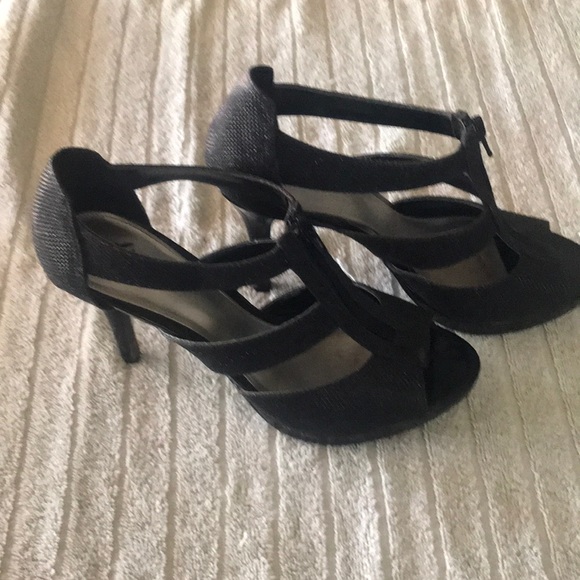 Black Glitter 8 1/2 4 inch heels Zip up front - Picture 2 of 7